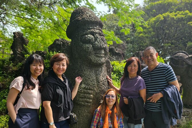 Private Day tour on the fantasy island for CRUISE customers - Seongeup Folk Village and Jeju Stone Park: culture in two short bursts