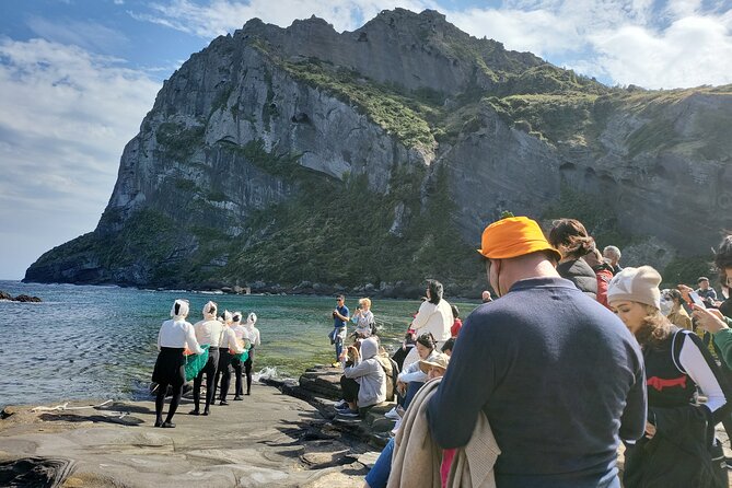 Private Day Tour With Best Jumbo Taxi Driver Tour in jeju island - Pickup, timing, and the photo-friendly driver style