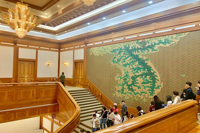 Private Full-Day Guided Tour in Seoul with Lunch, Tea and Dinner - HiKR Ground and the Korea Tourism Organization Side of Seoul