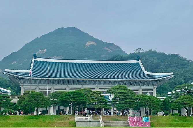 Private Full-Day Guided Tour in Seoul with Lunch, Tea and Dinner - Inside Gyeongbokgung Palace and the National Folk Museum