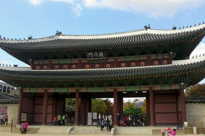 Private Full Day Seoul City Tour and N Tower Cable Car - Gyeongbokgung Palace: Joseon power and a real sense of ceremony