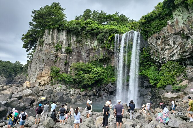 Private Half Day South and West Tour in Jeju Island - Stop 3: Yongmeori Beach, dragon lava and a haenyeo connection