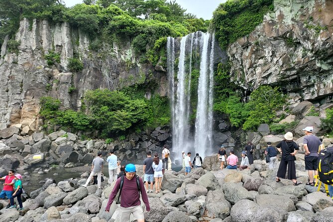 Private Half Day South and West Tour in Jeju Island - Stop 5: Daepo Haean Jusangjeolli Cliff, basalt columns you can’t unsee