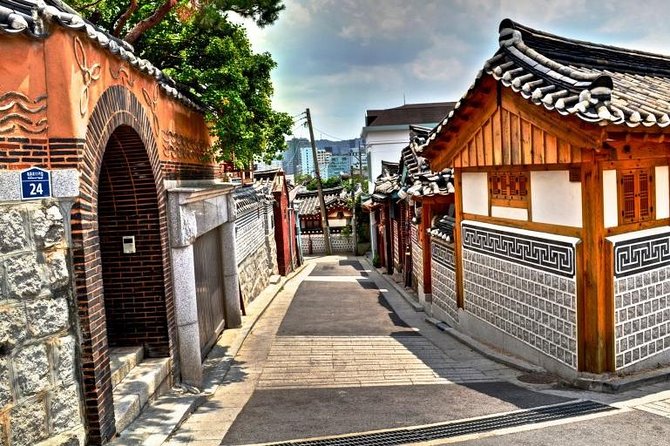 Private Layover Tour from Incheon Airport to Seoul - Gyeongbokgung Palace, the big royal stop that feels worth it