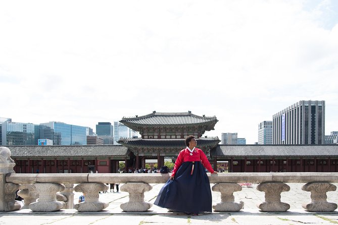 Private Palace Photo Shoot in Seoul with a Photographer - Why a private hanbok photo session at Gyeongbokgung Palace works
