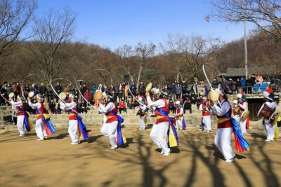 Private Tour around Suwon UNESCO Fortress and Korea Folks Village