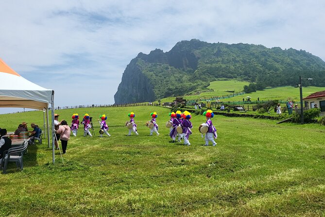 Private Tour in South and East in jeju island - Seongsan Ilchulbong Peak and Haenyeo Show: Plan for Weather