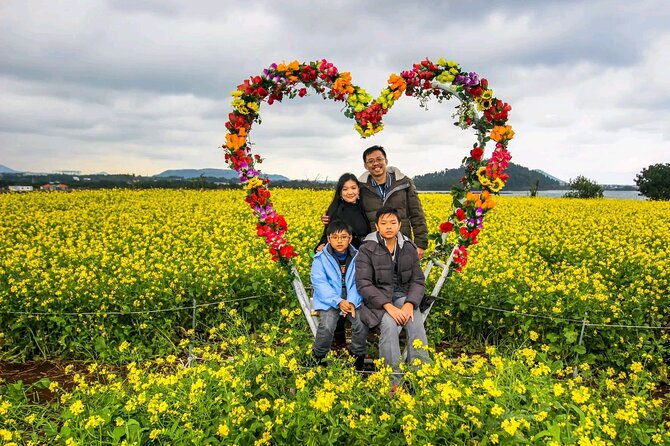 Private Tour in South and East in jeju island - Seopjikoji, Seongeup Folk Village, and Sangumburi Crater