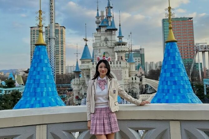 Private tour Lotte World,Tower,Aquarium(All Tickets are included) - Gangnam Style statue photo break by COEX East Gate
