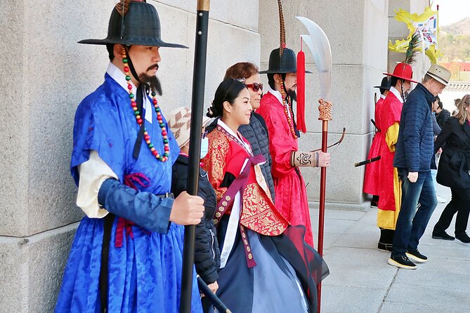 Private Tour : Royal Palace & Traditional Villages wearing Hanbok - Insadong Lunch Break, Korean Food Included (Vegetarian Option Too)