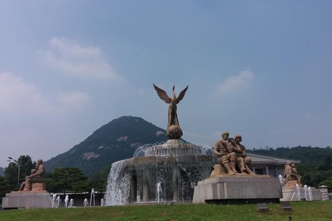 (Private tour) Seoul highlights; Gangnam and beyond Tour - Bukchon Hanok Village: old houses and a neighborhood vibe