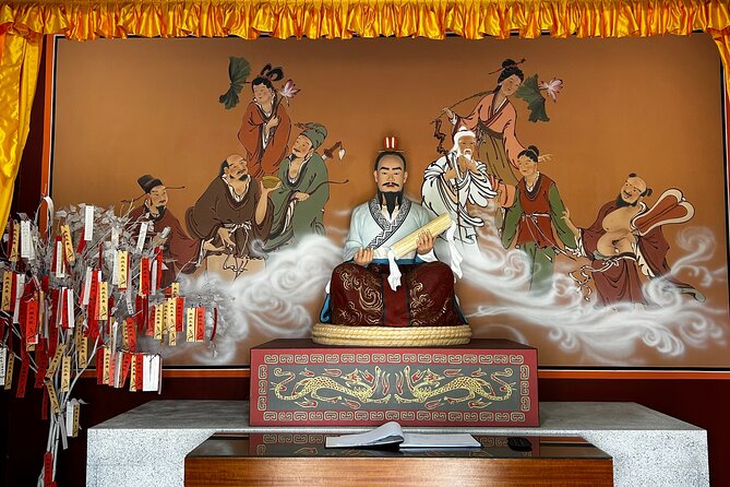 Seogwipo(the southern city of Jeju) Art Museum Walking Tour - Lee Jung Seop Cultural Street: Old Town Energy, But With a Theme