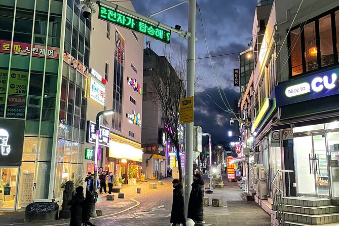 Seogwipo(The southern city of Jeju)City Walking Tours with Sunset - Lee Jung Seop Cultural Street: art, galleries, and Old Town energy