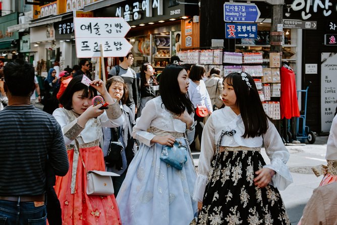 Seoul Art Tour with a Local Expert: 100% Personalized & Private - Stop 2: Insadong-gil street life and vendor food you can smell