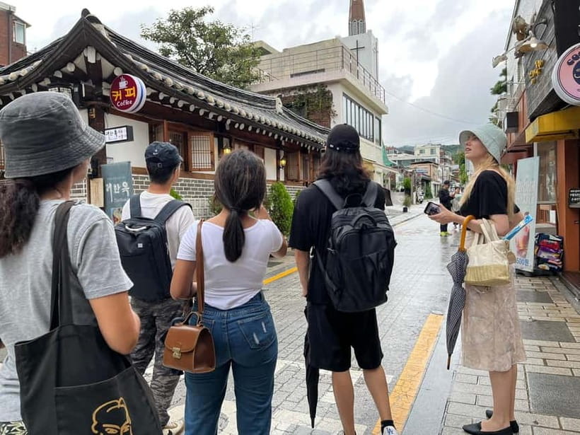 Seoul: Bukchon Hanok Village Walking Tour - OraeGage: why old Seoul shops matter