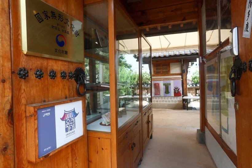 Seoul: Bukchon Hanok Village Walking Tour - Seeing interiors: typical houses, not just facades
