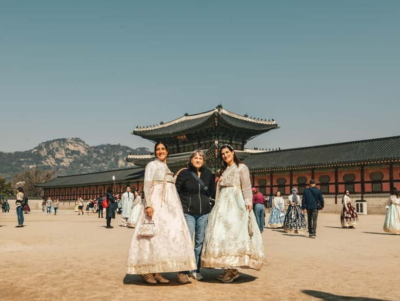 Seoul: City Hightlights, Palace Tour, and Optional Hanbok - K star Hanbok dressing time: what to do while you wait or get ready