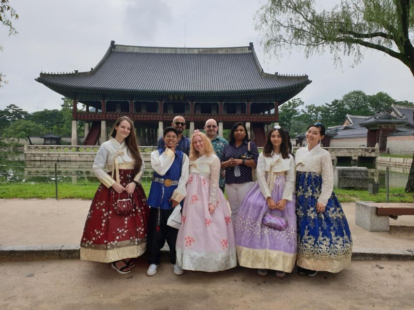 Seoul: City Hightlights, Palace Tour, and Optional Hanbok - Snack break with tteokbokki or rice cake skewers, then reset