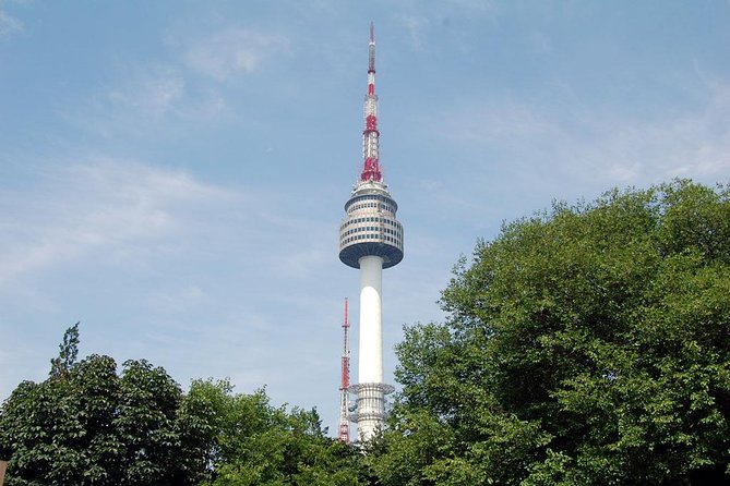 Seoul City Sightseeing Tour Including Gyeongbokgung Palace, N Seoul Tower, and Namsangol Hanok Village - Insadong lunch break: bibimbap time plus souvenir browsing