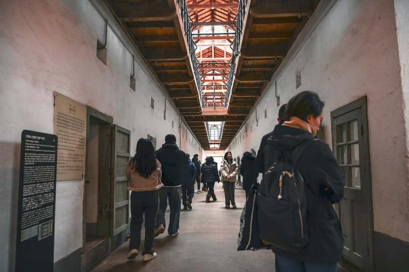 Seoul: Colonial History Tour with Prison&Palace, Market Food - Why this Seoul colonial history tour pairs so well with food