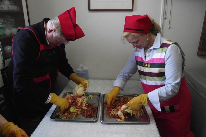 Seoul Cultural Tour - Kimchi Making, Gyeongbok palace with Hanbok - Hanbok, Tea Ceremony, and Manners You Can Use the Same Day