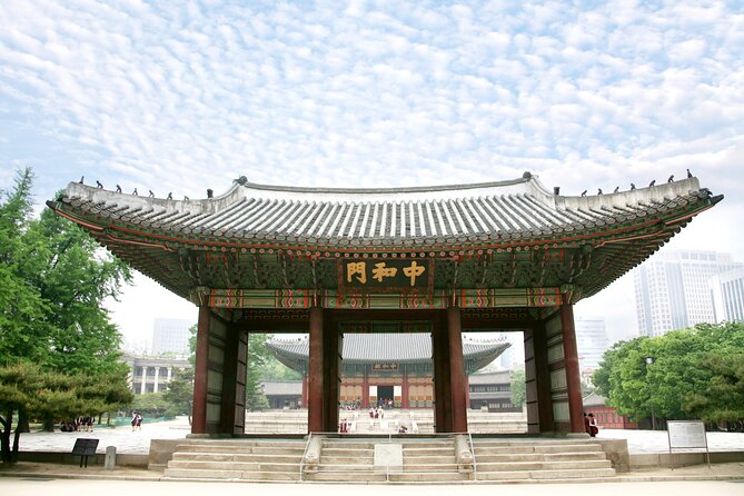 Seoul: Deoksugung Palace Night Tour - Why Deoksugung at Night Feels Like More Than a Photo Stop