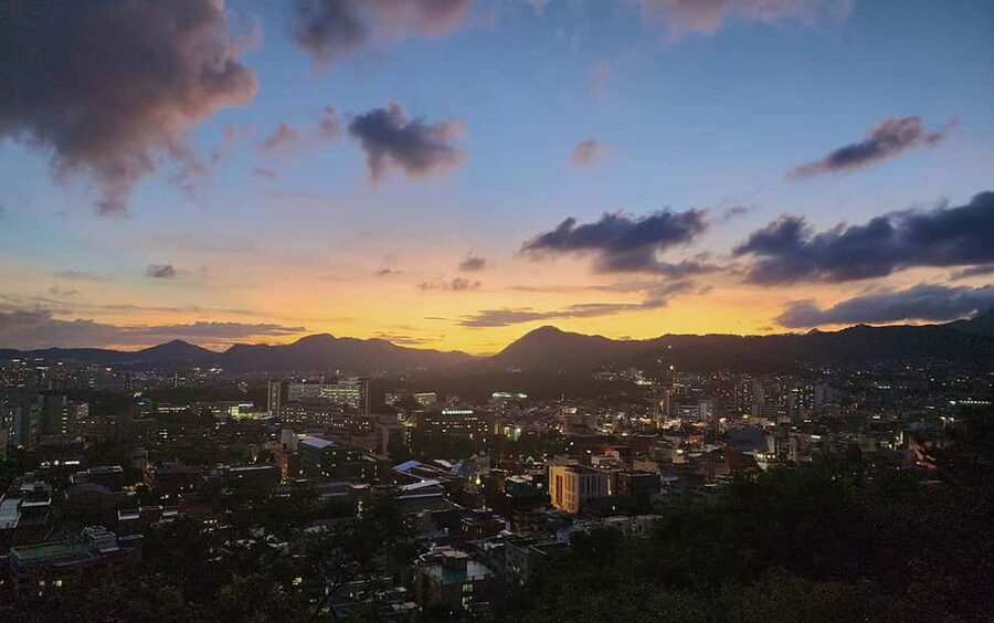 Seoul Evening Tour:Naksan Park&Eungbongsan - Price and Value: Why $31 Feels Fair for This Format