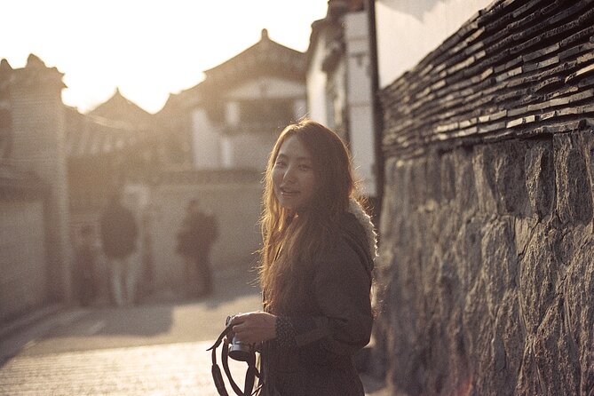 Seoul Film Camera Club - Getting oriented at Hongik University Exit 3