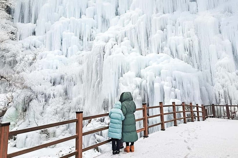 Seoul: Full-Day Winter Trip Ski Resort, Ice Valley, Namiseom - Getting there and around: what the van timing feels like