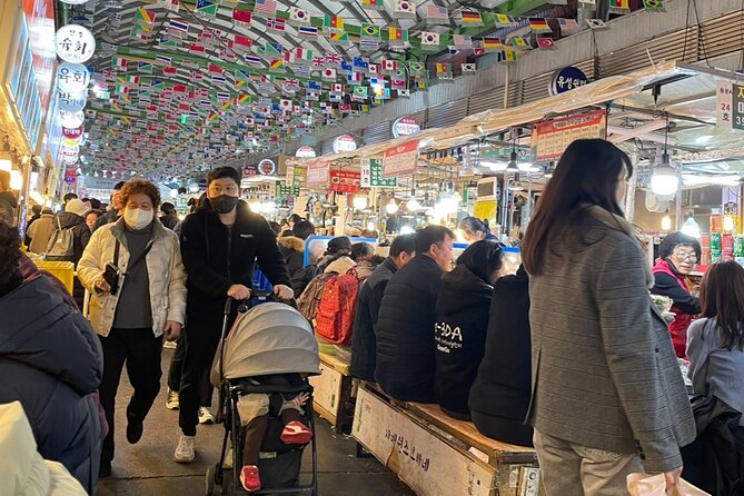 Seoul Fun Food Tour: 12 different food tastings - Stop 4, Ikseon-dong: hanok vibes, tea or coffee, and sweet relief