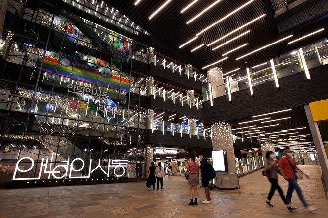 Seoul Fun Private Tour (customizable) - A private walking tour that uses subway, not a van route