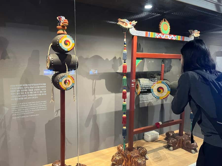 SEOUL: Gugak - Korean Traditional Music Museum&Concert Tour - National Gugak Center rehearsal hall concert: 80 minutes of sound with meaning