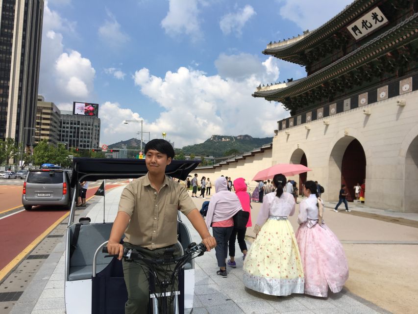Seoul: Guided Small Group V.I.P Morning Pedicab Tour - Gwanghwamun Gate and the West Village Streets