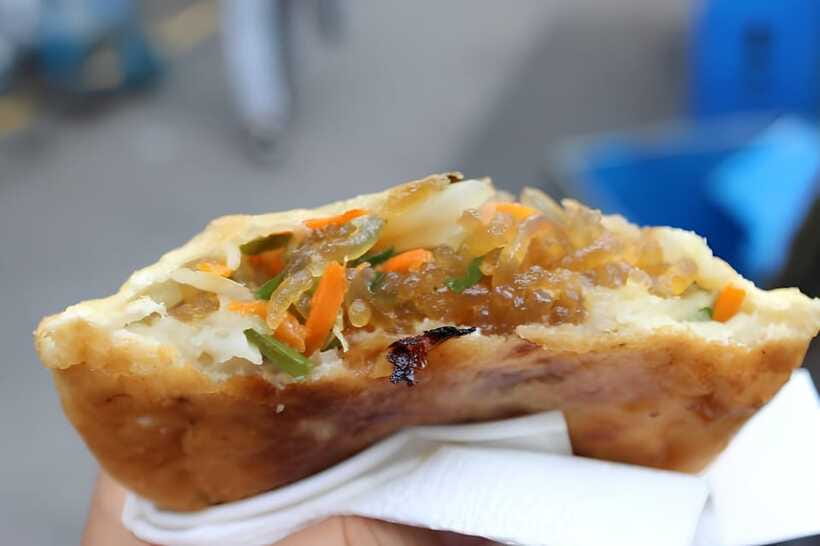 Seoul: Guided Street Food Tour at Namdaemun Market - The Sungnyemun Gate Photo Stop, Why This Landmark Fits the Tour