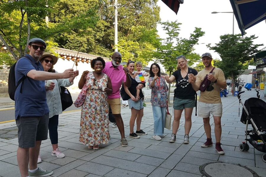 Seoul: Gwangjang Market Netflix Food Tour - Insa-dong Culture Avenue: where the tour turns history into a street-level story