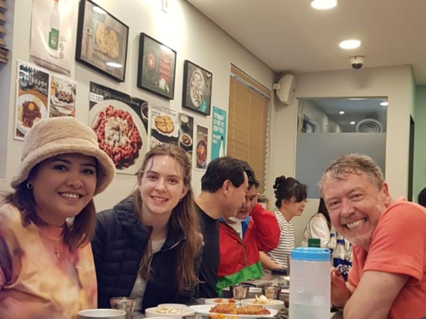 Seoul: Gwangjang Market Netflix Food Tour - What you’ll eat: tastings, portion rhythm, and how not to get hungry
