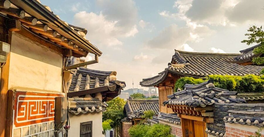 Seoul: Gyeongbok Palace and Bukchon Hanok Walking Tour - Timing and logistics in a 3-hour format, what you will and won’t get