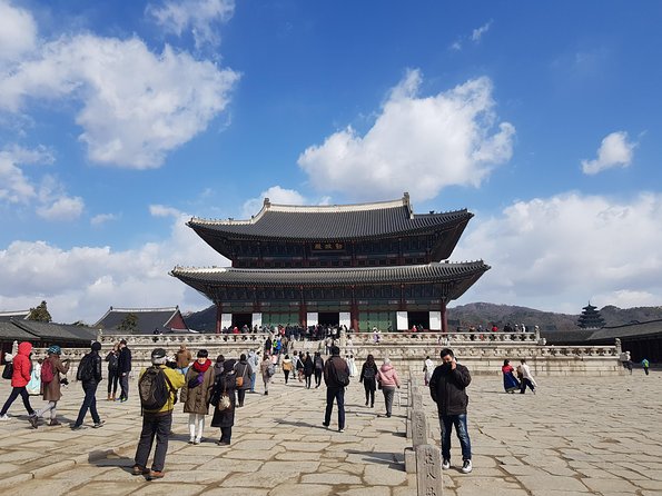Seoul: Gyeongbok Palace, Bukchon Village, and Gwangjang Tour - Bukchon Hanok Village, and what to do if it’s closed