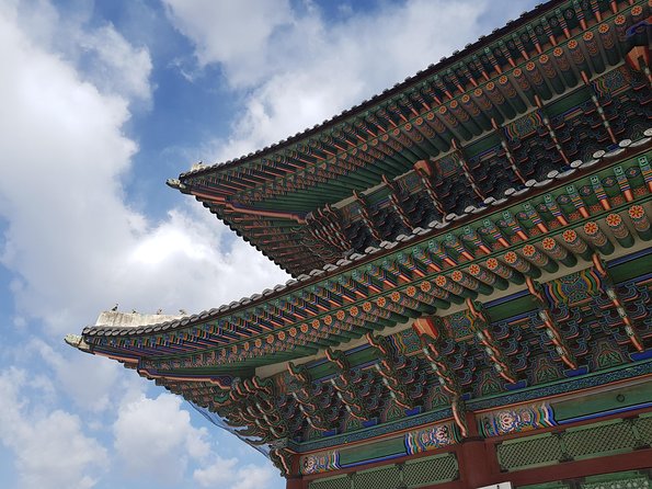 Seoul: Gyeongbok Palace, Bukchon Village, and Gwangjang Tour - Ending at Gwangjang Market for real Seoul food