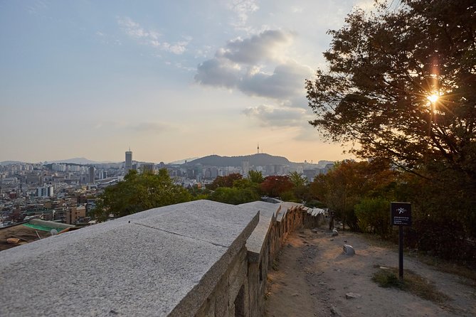 Seoul: Gyeongbok Palace, Bukchon Village, and Gwangjang Tour - Gwangjang Market finish: snack your way through Seoul