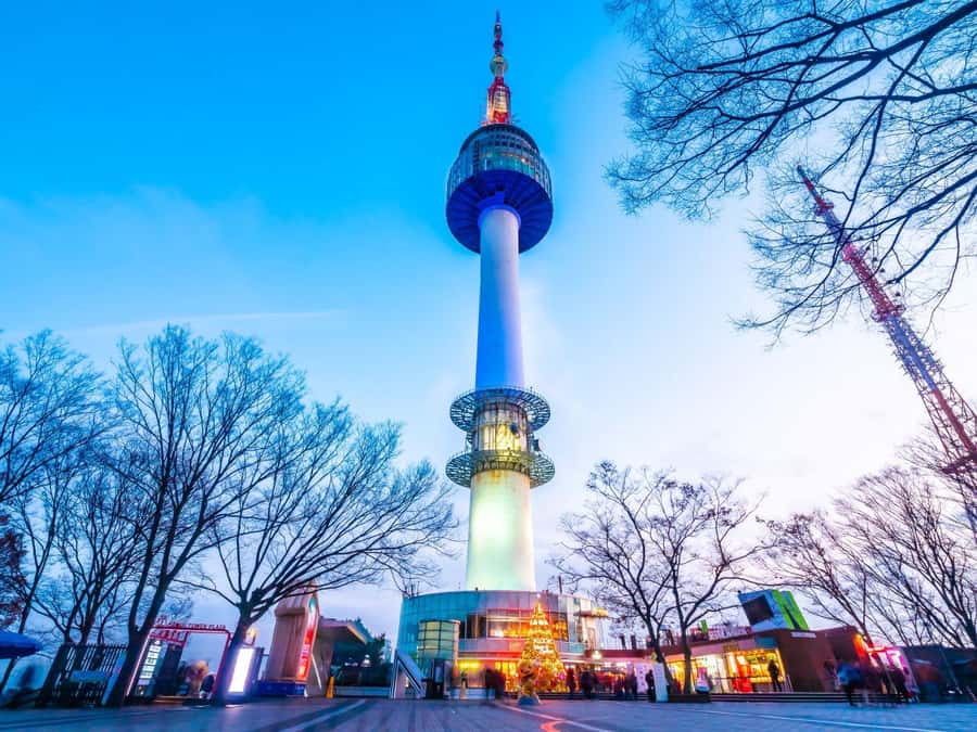 Seoul: Gyeongbokgung / Hanok Village / N Seoul Tower - What to know about the “guide” so expectations match reality