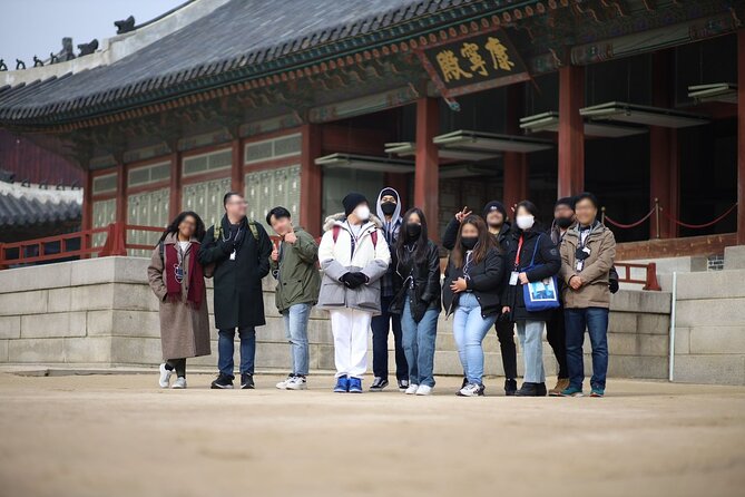 Seoul: Gyeongbokgung Palace Half Day Tour - Entering the palace: main gate views and the first big story beats