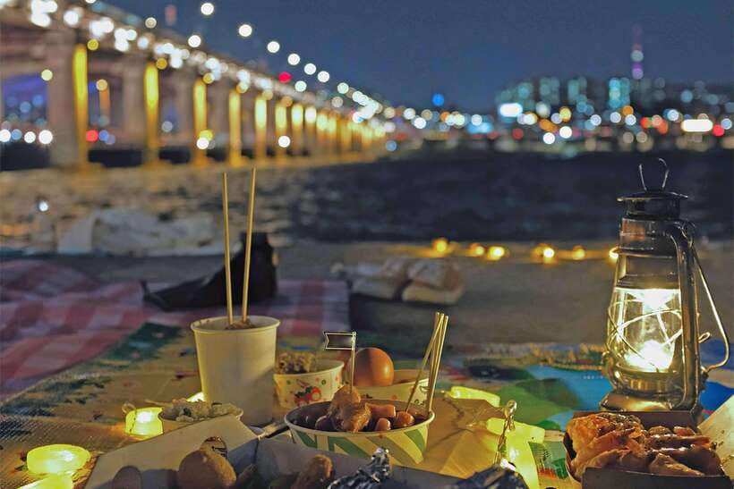 Seoul: Han River Guided Night Cruise and Hangang Park Picnic - Why a Han River night cruise feels like the best kind of Seoul night