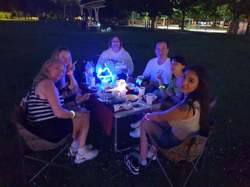 Seoul: Han River Guided Night Cruise and Hangang Park Picnic - Winter upgrade: indoor BBQ buffet instead of an outdoor picnic