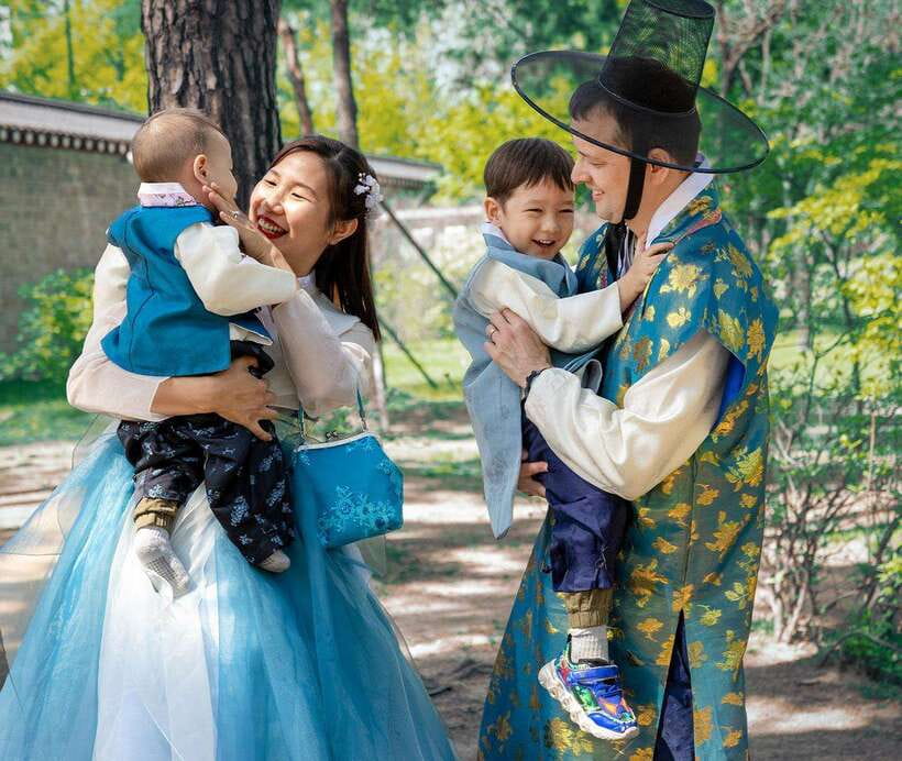 Seoul: Hanbok Rental with Gyeongbokgung Palace Entry - Free royal palace entry while wearing a hanbok: what you can visit