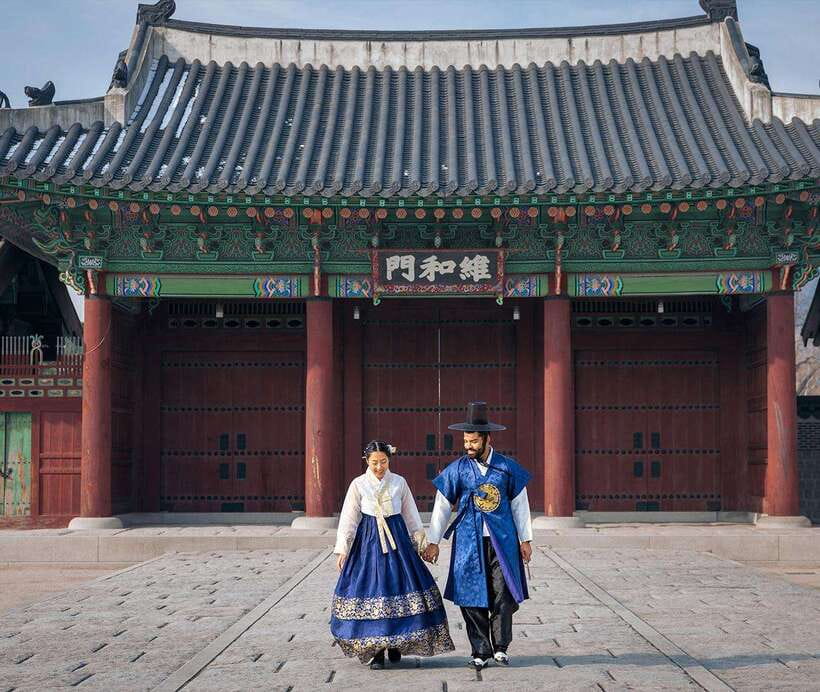 Seoul: Hanbok Rental with Gyeongbokgung Palace Entry - Comfort tips for a hot Seoul day, and what to expect when it is busy