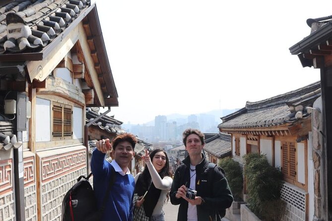 Seoul Highlights & Hidden Gems Tours by Locals: Private + Custom - Insadong-style art streets: tea houses, craft shops, and street performance energy