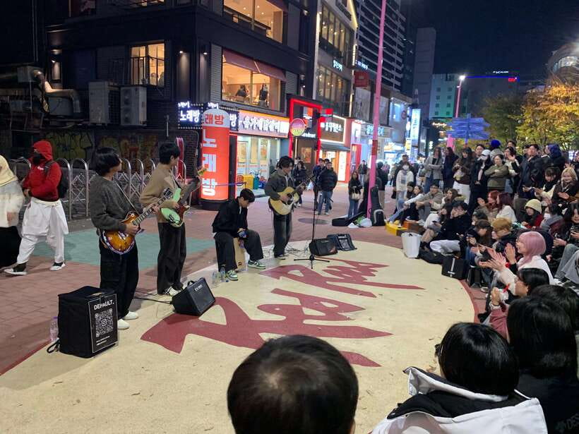 Seoul: Hongdae, KPOP, Webtoon&Game, Theme Cafe Walking Tour - Practical value check: will it feel worth $42?