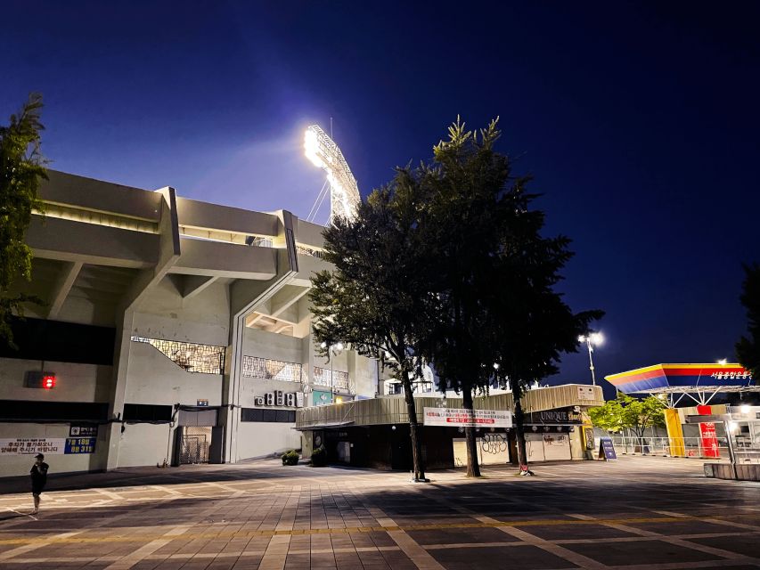 Seoul: Jasmil Baseball Stadium Game Ticket with Dinner/Beer - Pre-game dinner: Korean barbecue or fried chicken that keeps the energy up