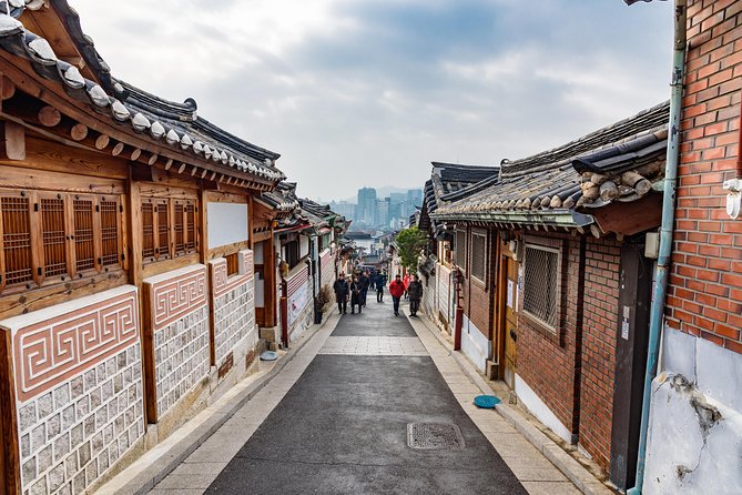 Seoul Like a Local: Private & Personalized Experience (2-3 hours) - Stop 5: Starfield COEX Mall and a Q&A Moment
